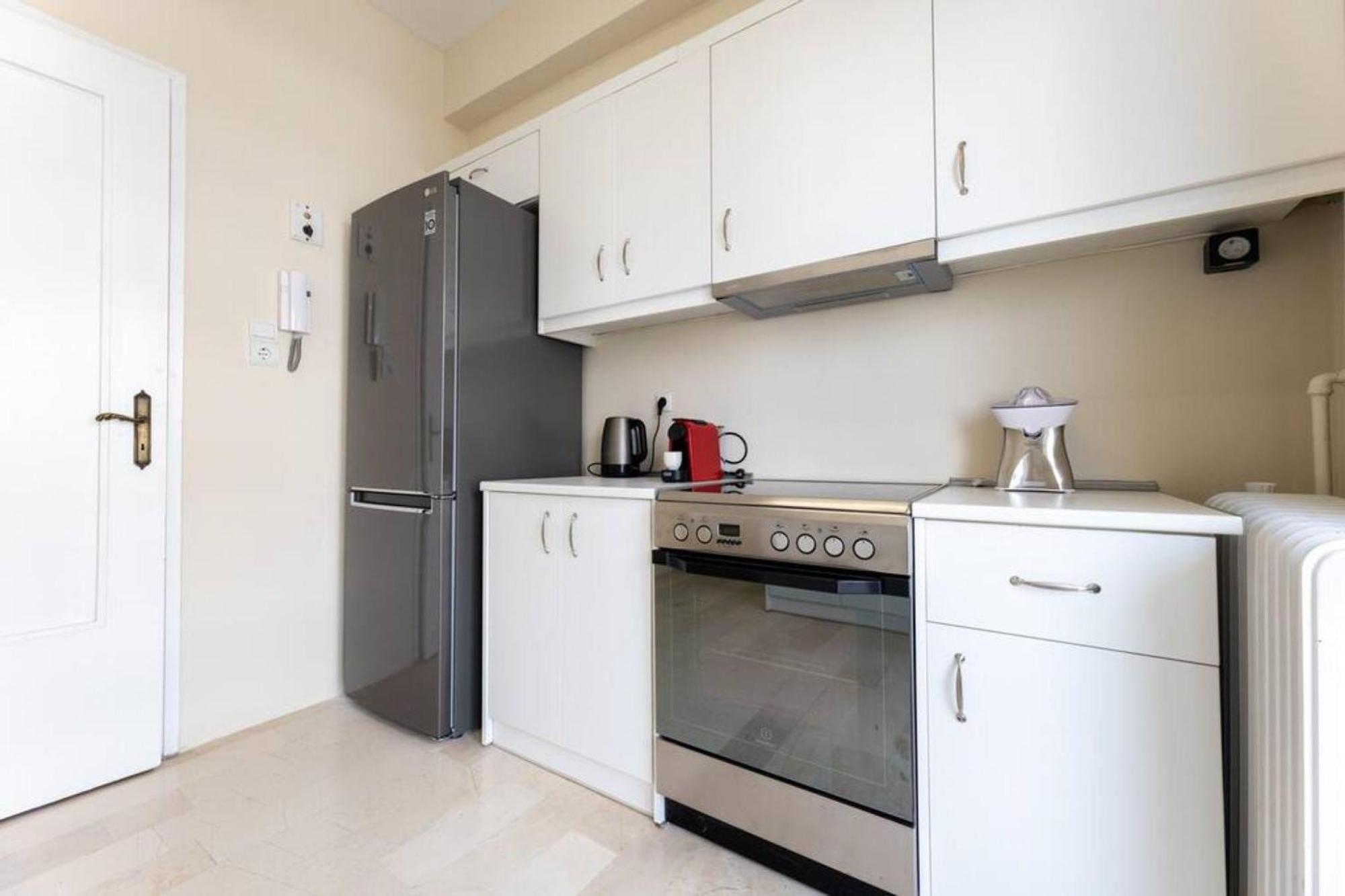 Amfitritis Family Lux Apartment At Palaio Faliro アテネ エクステリア 写真